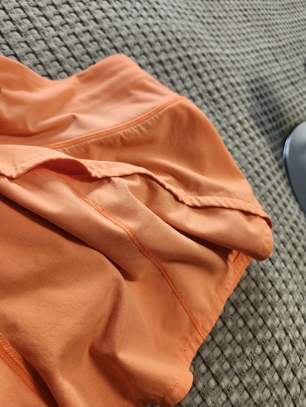 LULULEMON SPEED UP LOW RISE SHORT 2.5” SIZE 8" ORANGE COLOR - Picture 9 of 16
